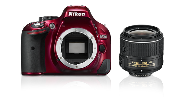 D5200 18-55 VR II -paketti PUNAINEN