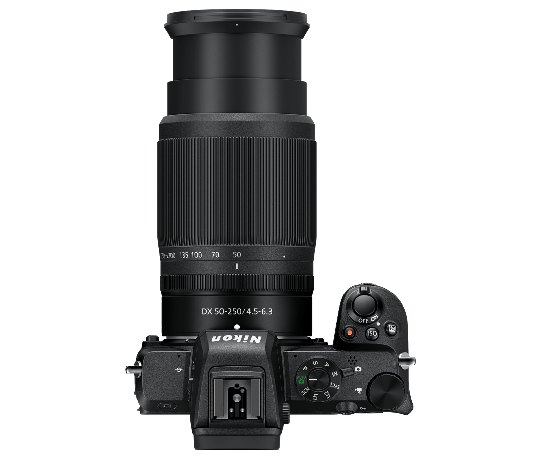 Nikon Z 50 — беззеркальная фотокамера формата DX