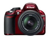 Družba Nikon predstavlja uspešni DSLR tudi v rdeči
