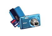 A Nikon COOLPIX S3300 több egy tokkal és egy SD kártyával
